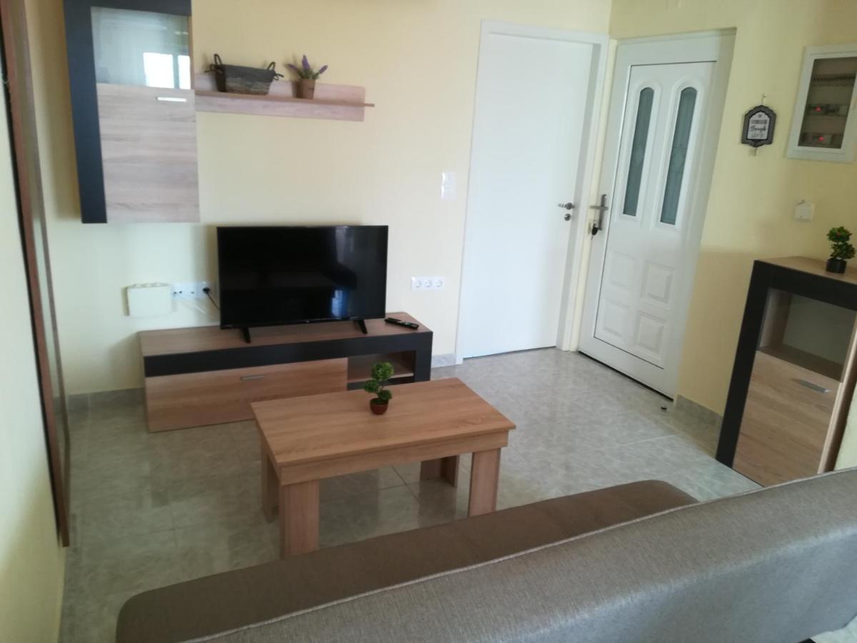Happy Days Home Apartment Und Studio/Penthouse Ialysos  Dış mekan fotoğraf