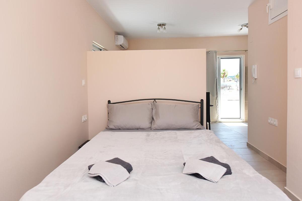 Happy Days Home Apartment Und Studio/Penthouse Ialysos  Dış mekan fotoğraf