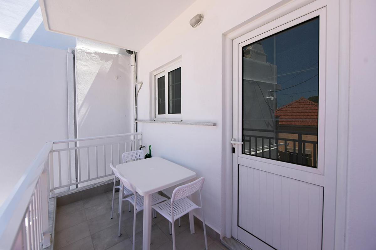 Happy Days Home Apartment Und Studio/Penthouse Ialysos  Dış mekan fotoğraf
