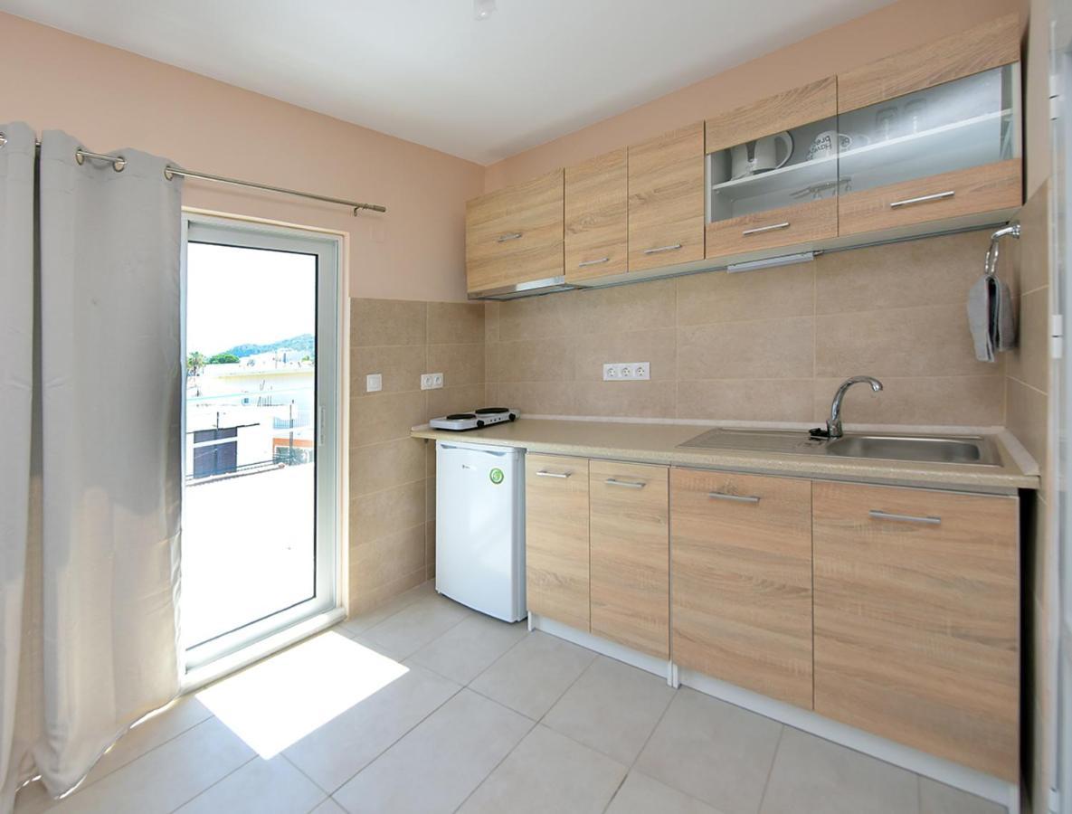 Happy Days Home Apartment Und Studio/Penthouse Ialysos  Dış mekan fotoğraf