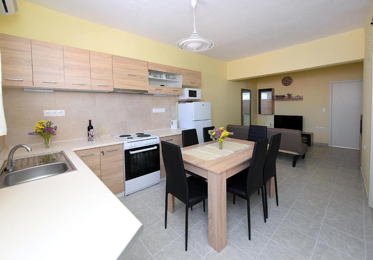 Happy Days Home Apartment Und Studio/Penthouse Ialysos  Dış mekan fotoğraf