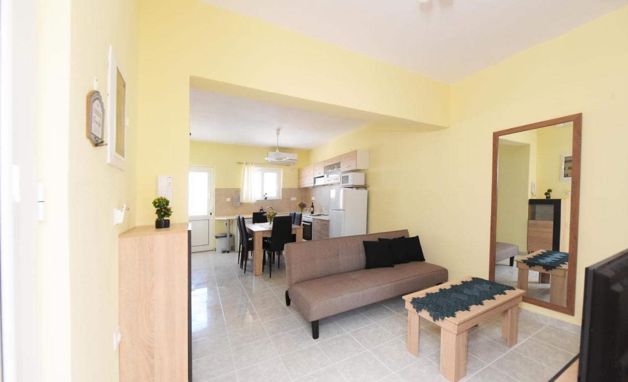 Happy Days Home Apartment Und Studio/Penthouse Ialysos  Dış mekan fotoğraf