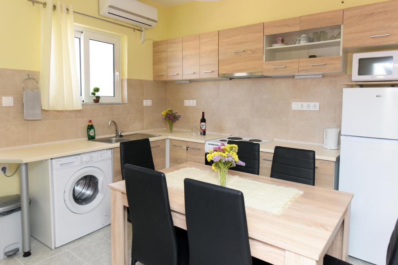 Happy Days Home Apartment Und Studio/Penthouse Ialysos  Dış mekan fotoğraf